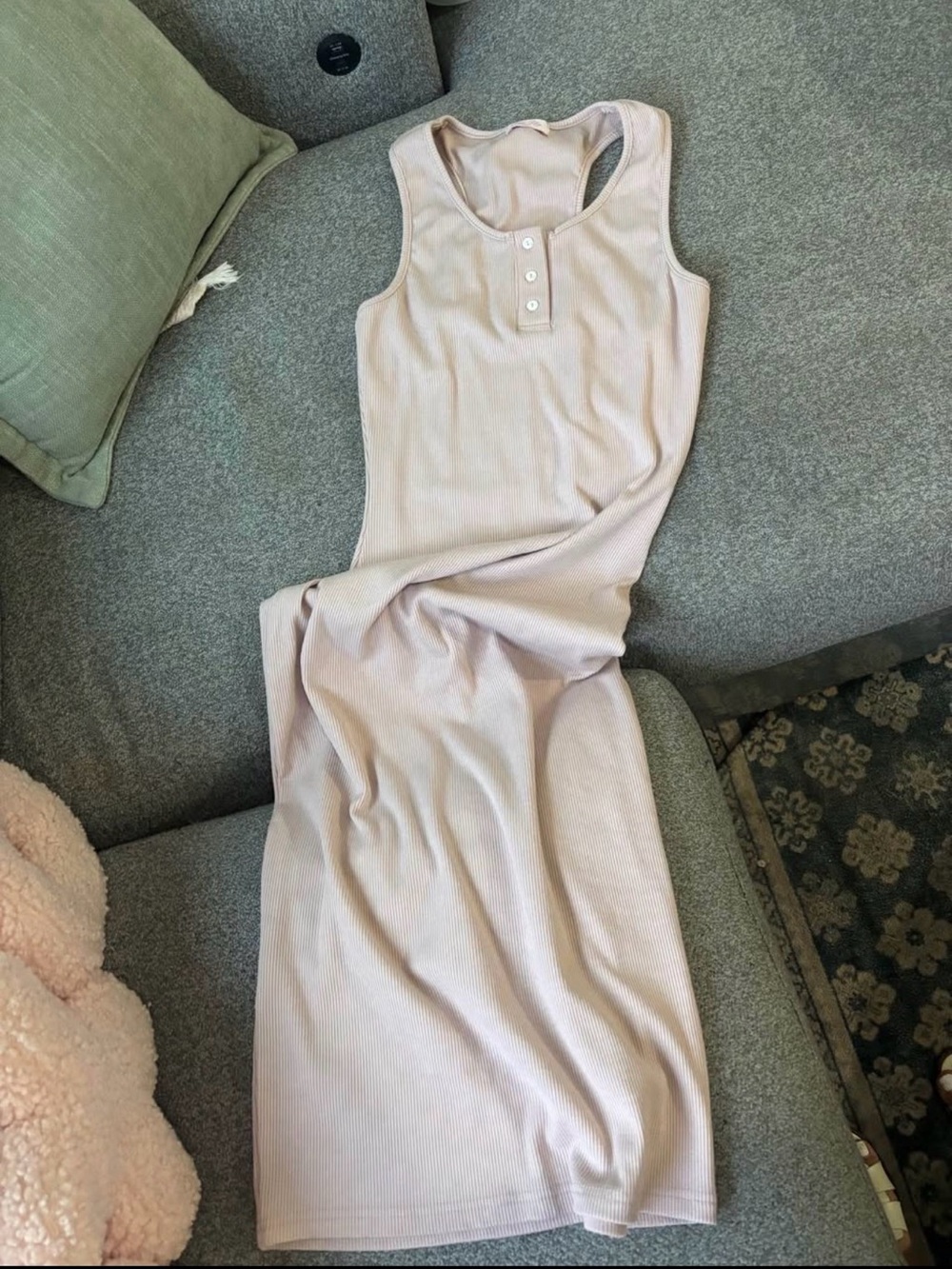 Pink Lily Sleeveless Ribbed Maxi Dress in Light Mauve